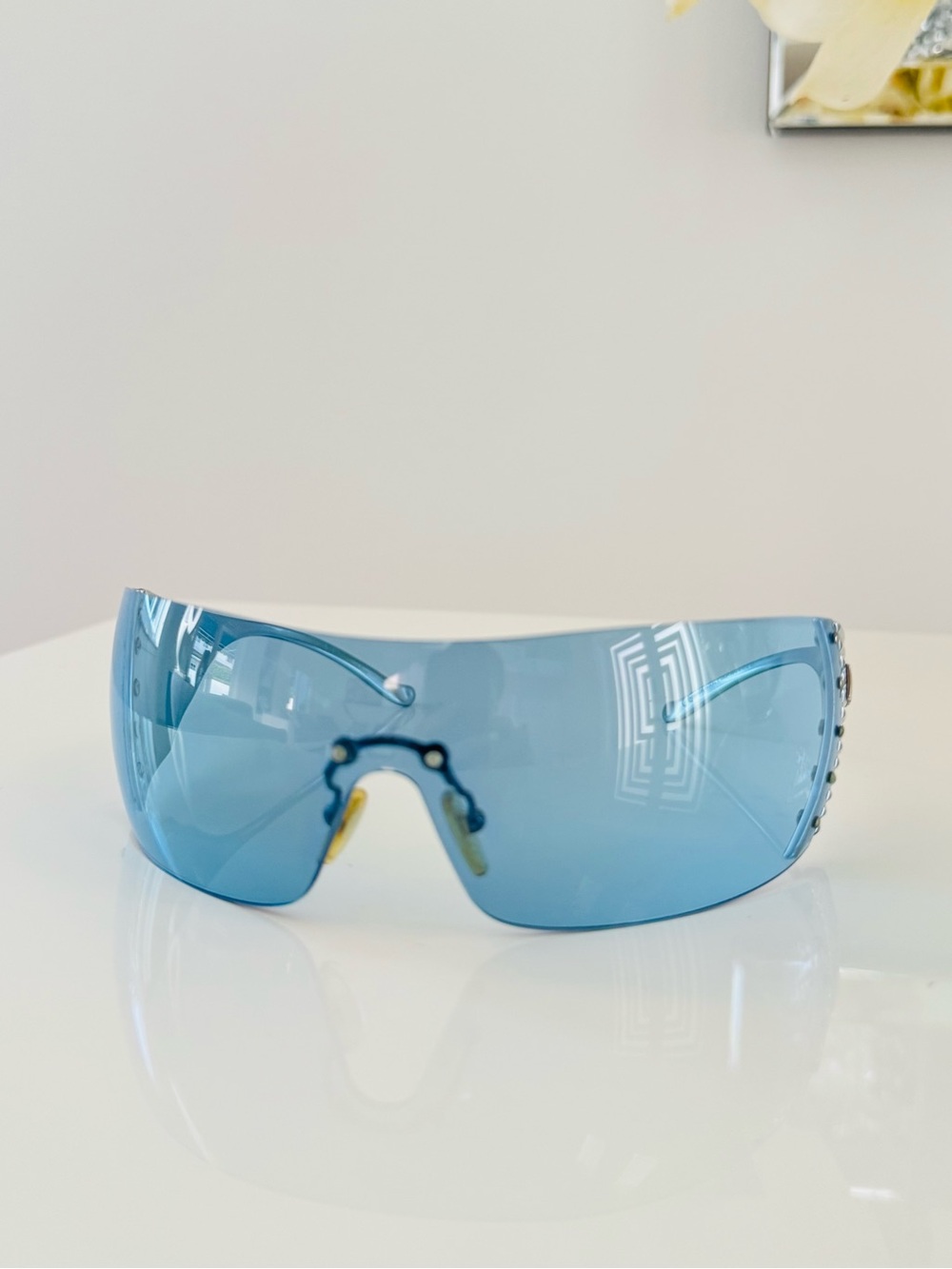 RARE 🦋 VINTAGE DIOR OVERSIZE BLUE RIMLESS SUNGLASSES.✨ - Picture 2 of 7